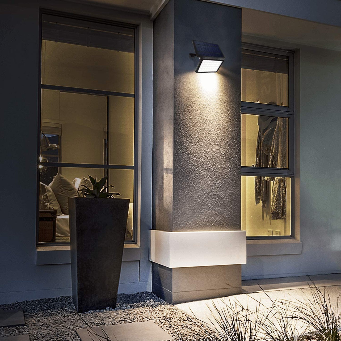 Outdoor Solar Flood Light with Motion Sensor – 5500mAh Battery, IP65 Waterproof